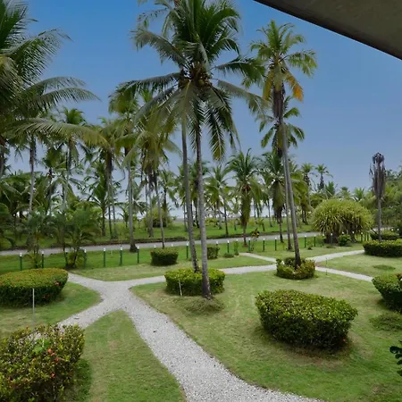 Cocomar Beachfront Hotel-2